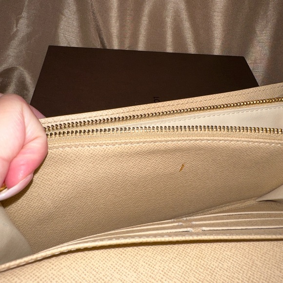 Louis Vuitton Sarah Limited Edition Monogram Dentelle Brown Wallet - Picture 10 of 12